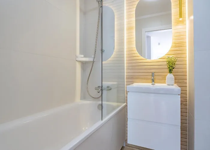 New! 5 Min Do Plazy! Golden Bay - Baltic Sands Apartments 公寓